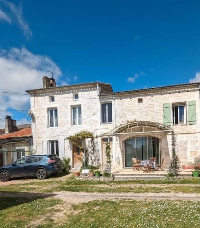 Maison - 243 m² - 7 pièces