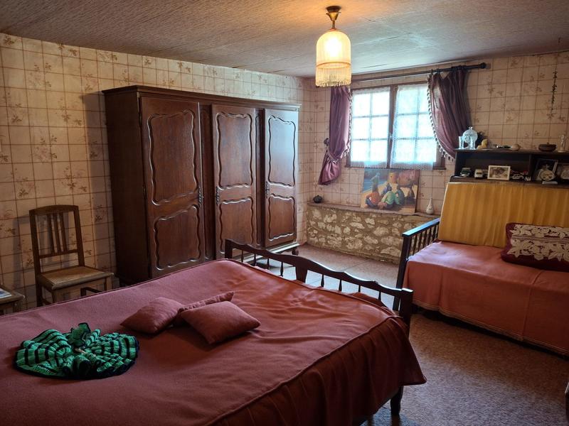 Maison traditionnelle - 243 m² - 9 pièces