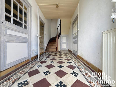 Maison - 217 m² - 6 pièces