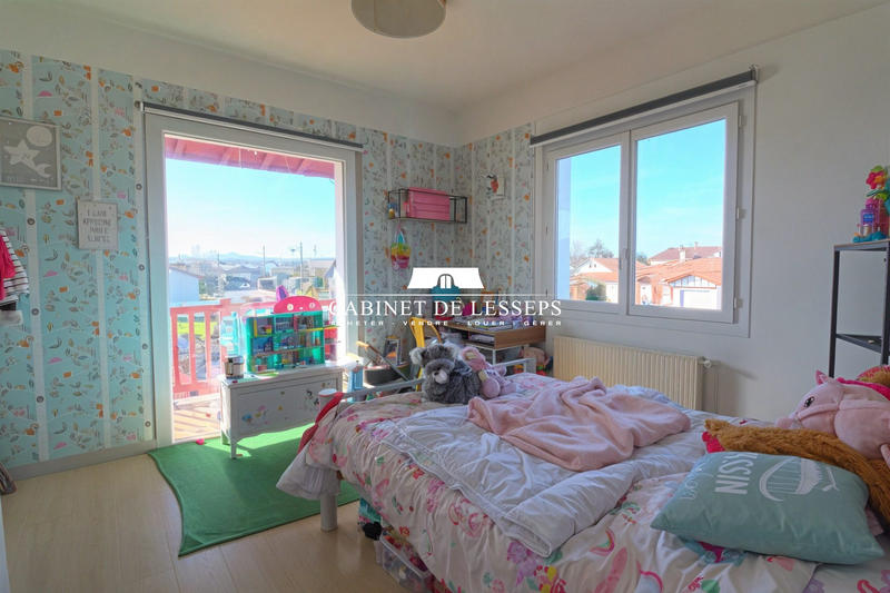 Maison - 243 m² - 7 pièces