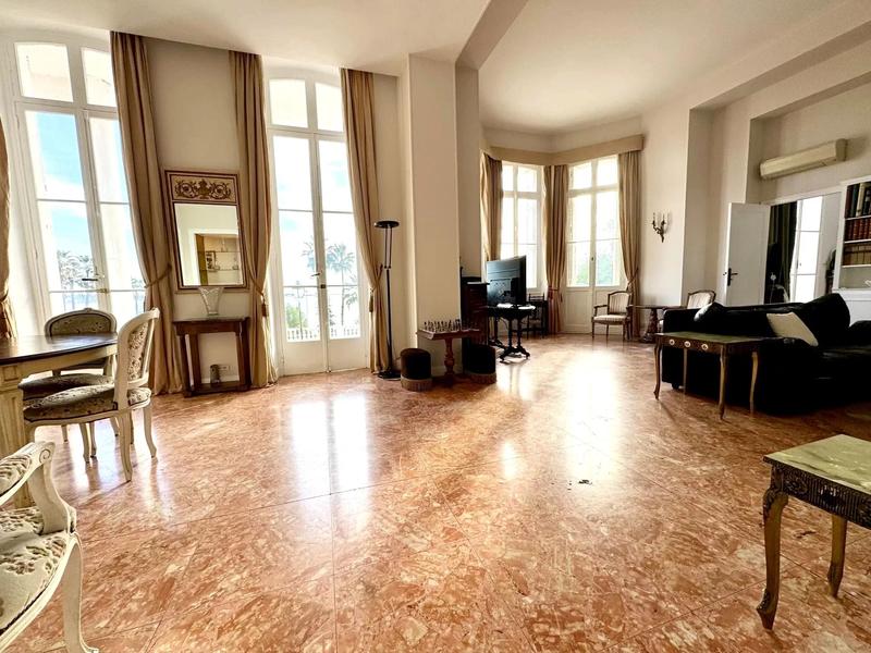 Appartement - 140 m² - 6 pièces