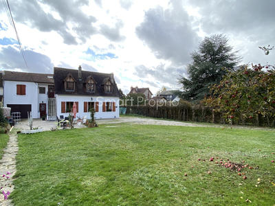 Maison - 180 m² - 8 pièces