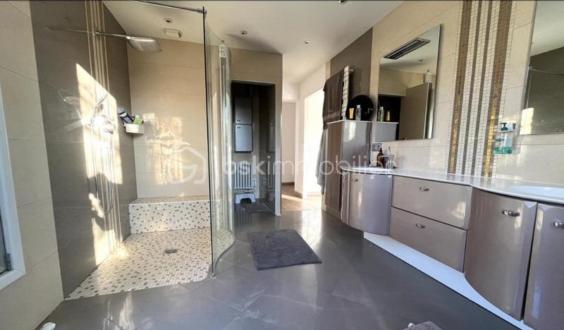 Maison d'architecte - 328 m² - 8 pièces