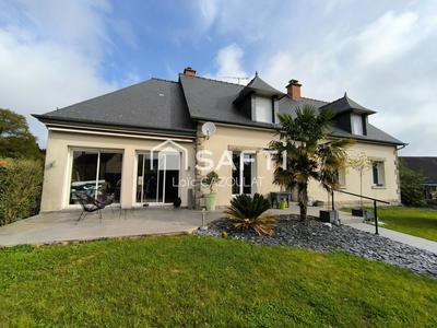 Maison - 165 m² - 8 pièces