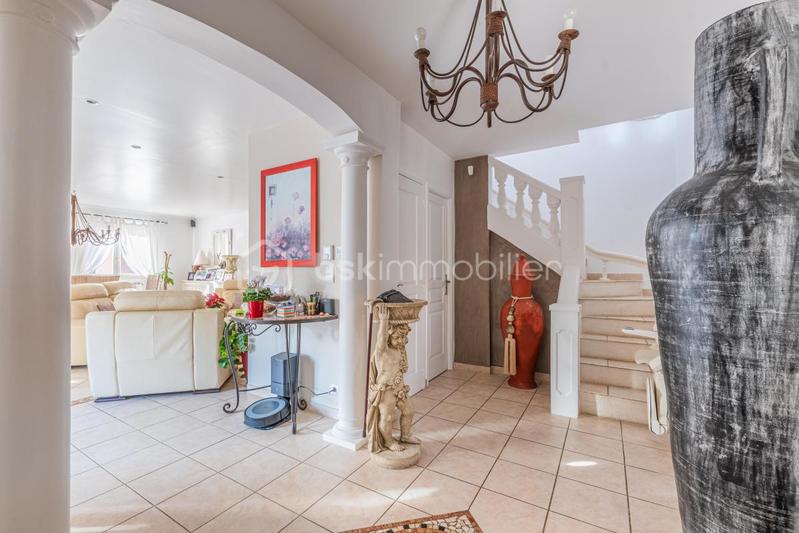 Maison - 163 m² - 5 pièces