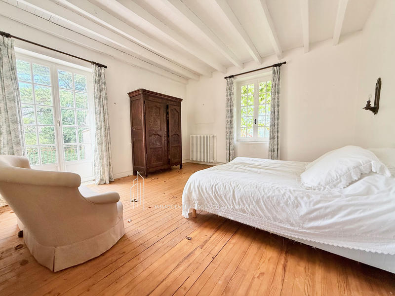 Villa - 300 m² - 9 pièces