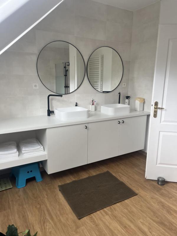 Maison - 210 m² - 8 pièces