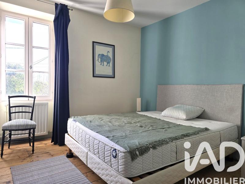 Maison - 335 m² - 10 pièces