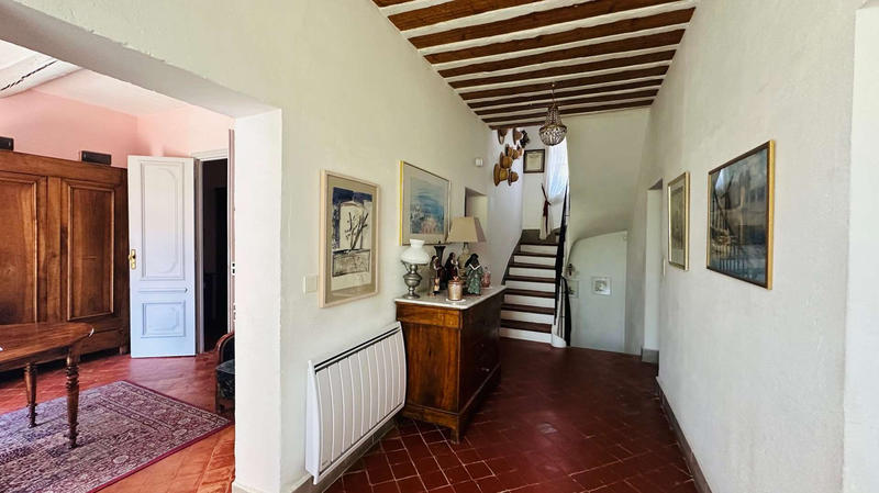 Maison - 300 m² - 9 pièces