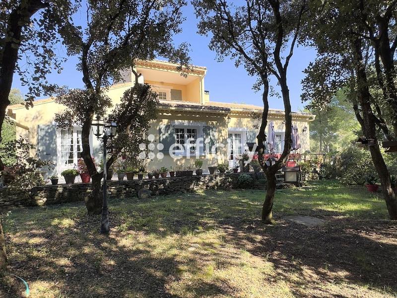 Maison - 224 m² - 7 pièces