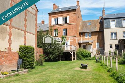 Maison - 180 m² - 8 pièces