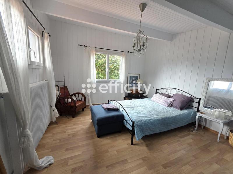 Maison - 178 m² - 8 pièces