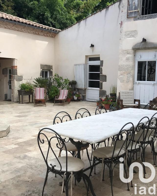 Maison - 713 m² - 16 pièces