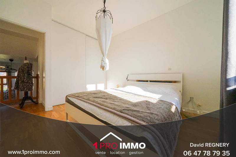 Maison - 224 m² - 8 pièces