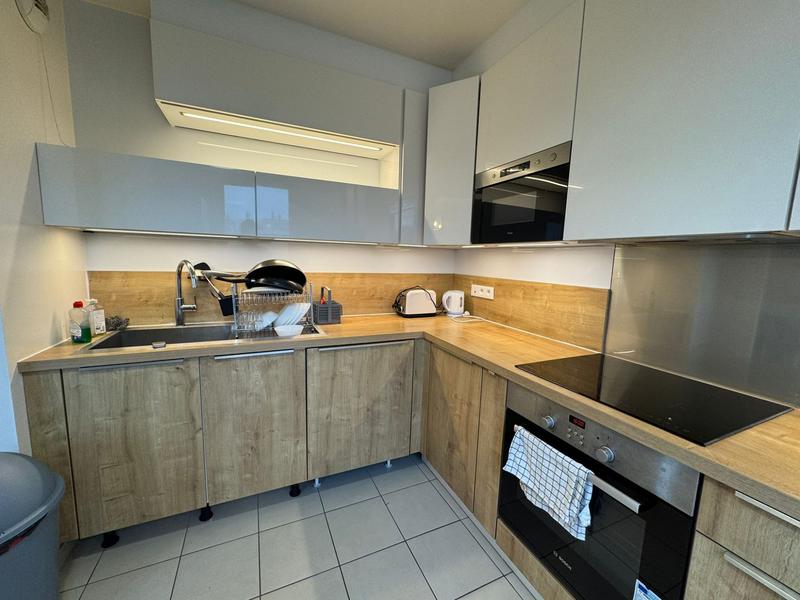 Appartement - 93 m² - 6 pièces