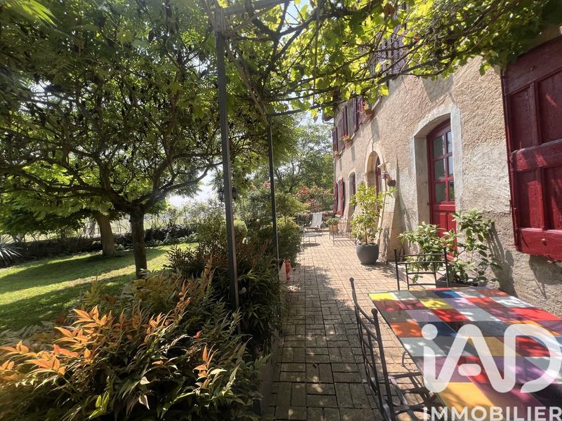 Maison - 290 m² - 12 pièces