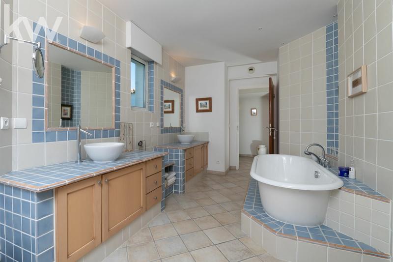 Maison - 295 m² - 7 pièces