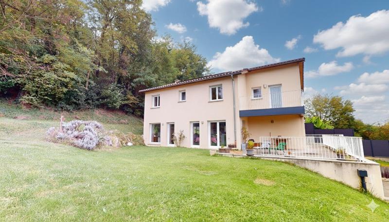 Maison - 166 m² - 5 pièces