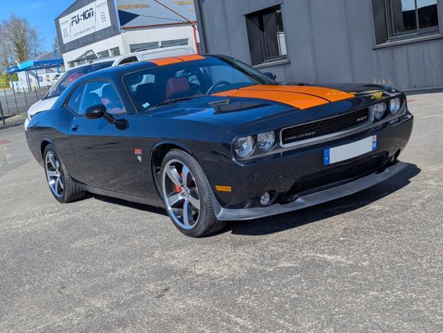 Dodge Challenger Srt8