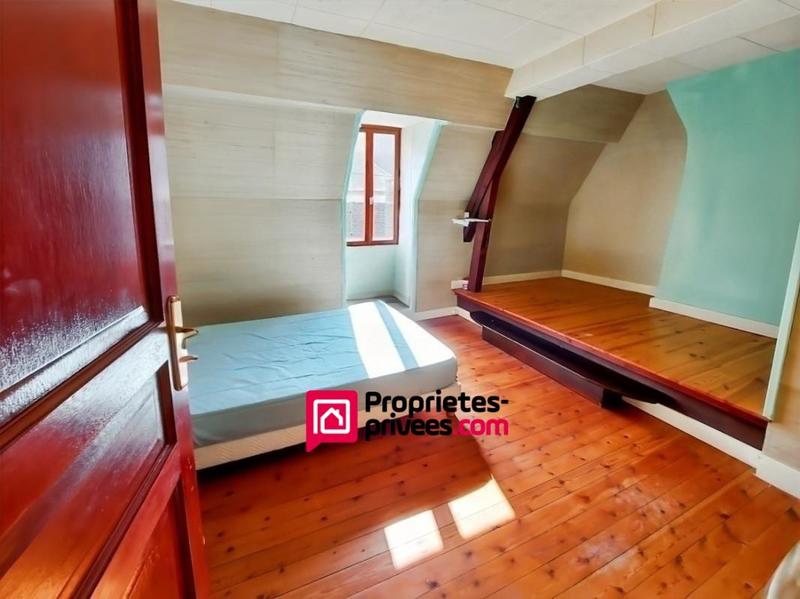 Maison - 216 m² - 9 pièces