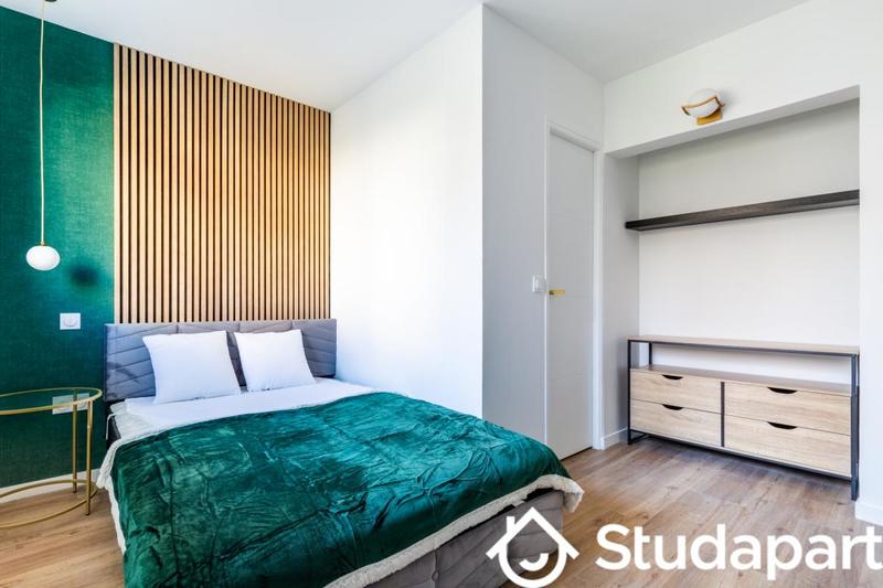 Chambre - 13 m² - 1 pièce