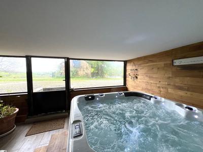 Maison - 400 m² - 12 pièces