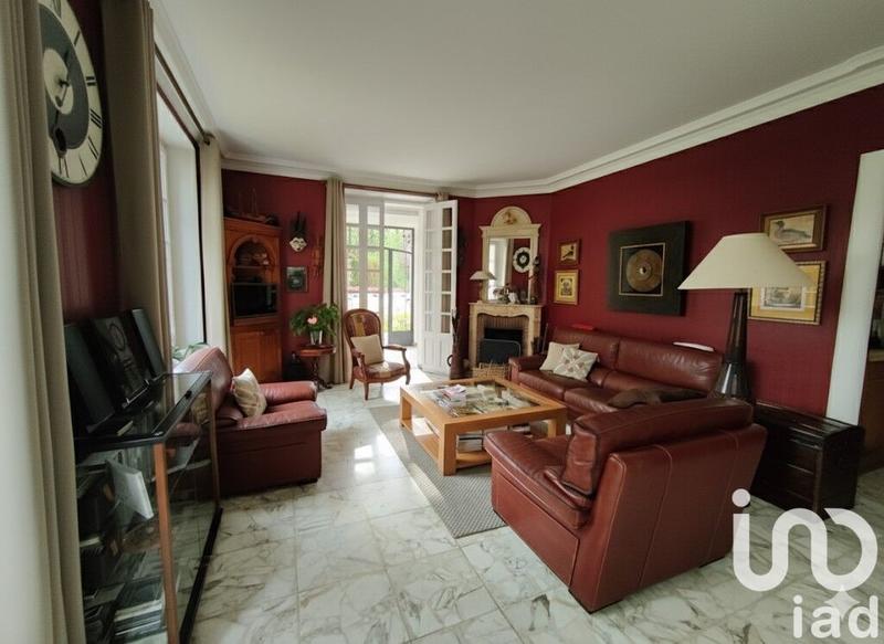 Maison - 203 m² - 6 pièces