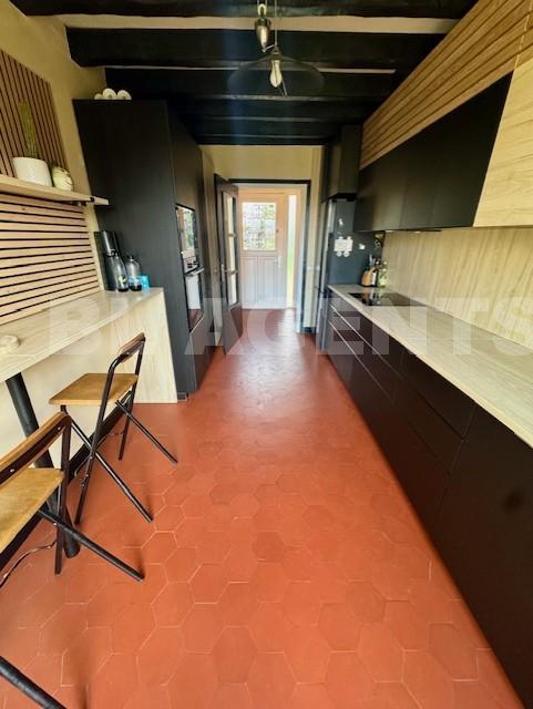 Maison - 205 m² - 6 pièces