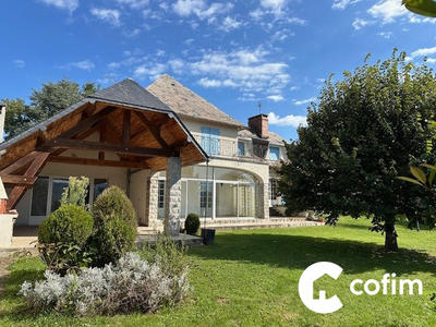 Maison - 260 m² - 7 pièces