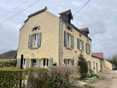 Maison de village - 97 m² - 6 pièces