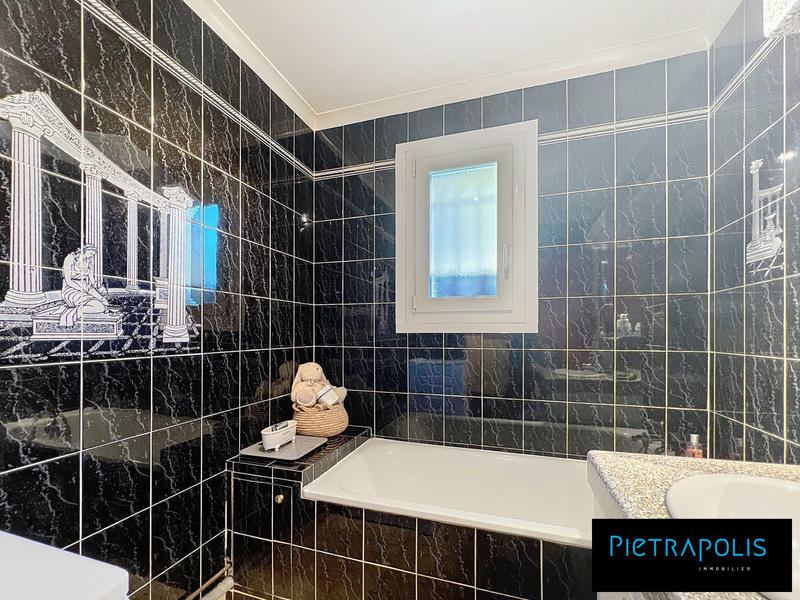 Maison - 88 m² - 3 pièces