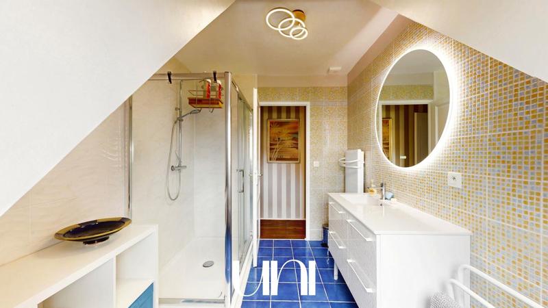 Maison - 190 m² - 5 pièces