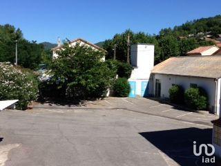 Local commercial - 3 000 m²