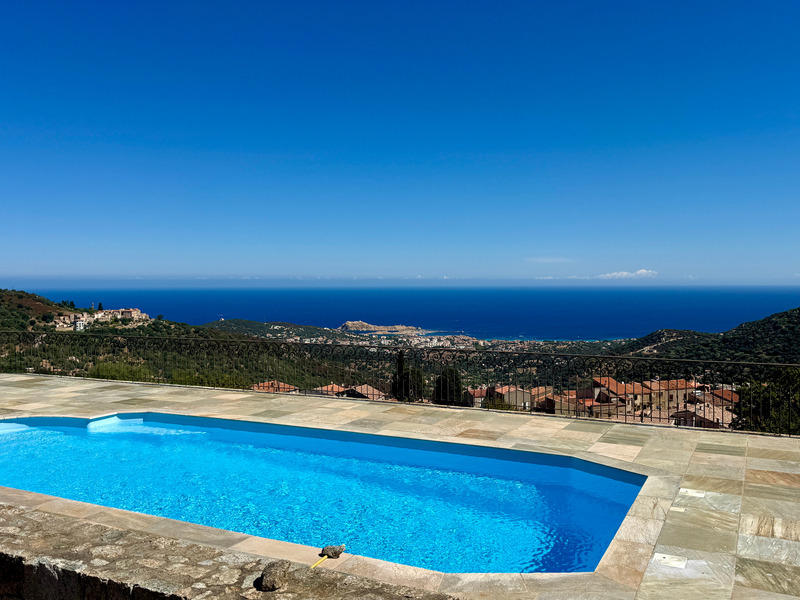 Propriété - 218 m² - 7 pièces