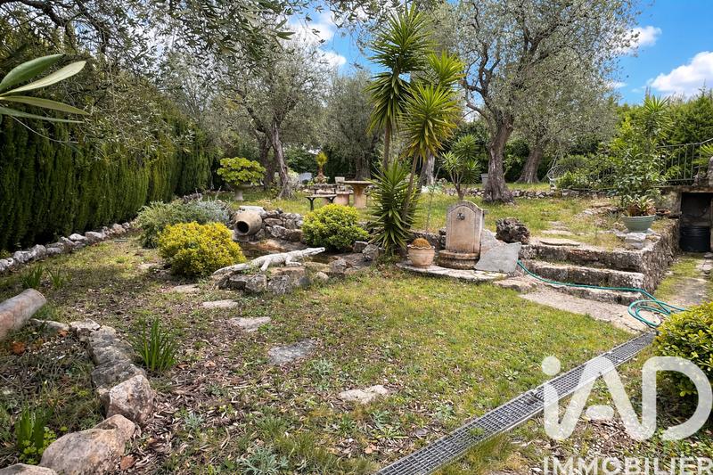 Maison - 236 m² - 6 pièces