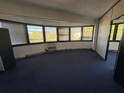 Bureau - 64 m²