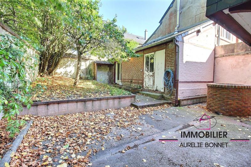 Maison - 180 m² - 7 pièces