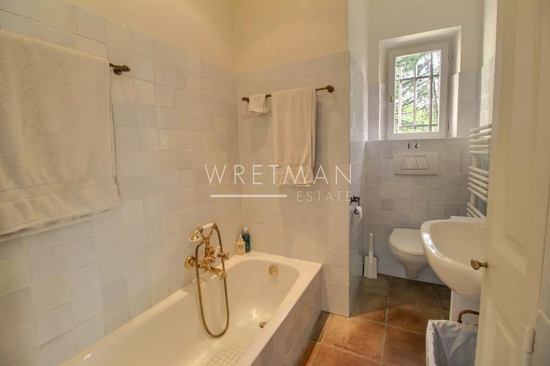 Villa - 245 m² - 8 pièces