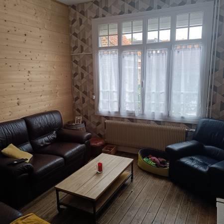 Maison - 239 m² - 9 pièces