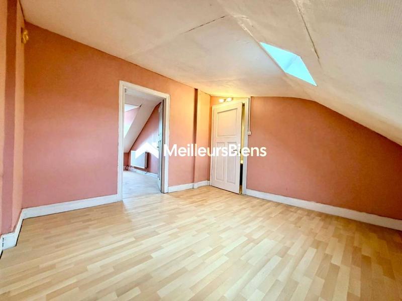 Maison - 135 m² - 9 pièces