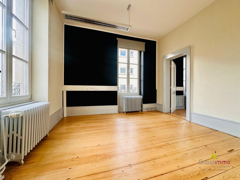 Local d'activités - 200 m² - 8 pièces