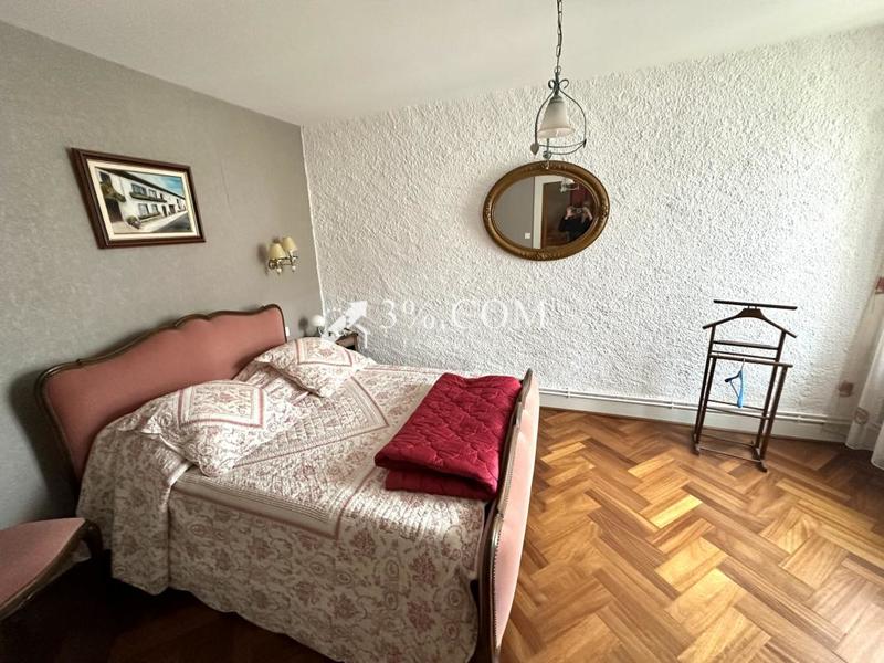 Maison de village - 300 m² - 12 pièces