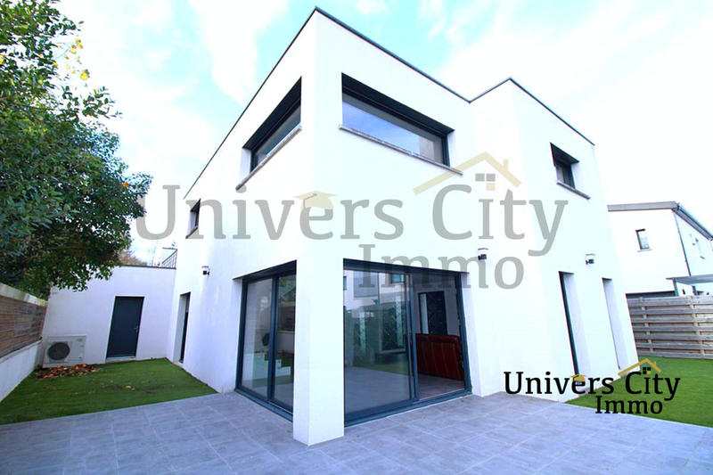 Maison contemporaine - 167 m² - 6 pièces