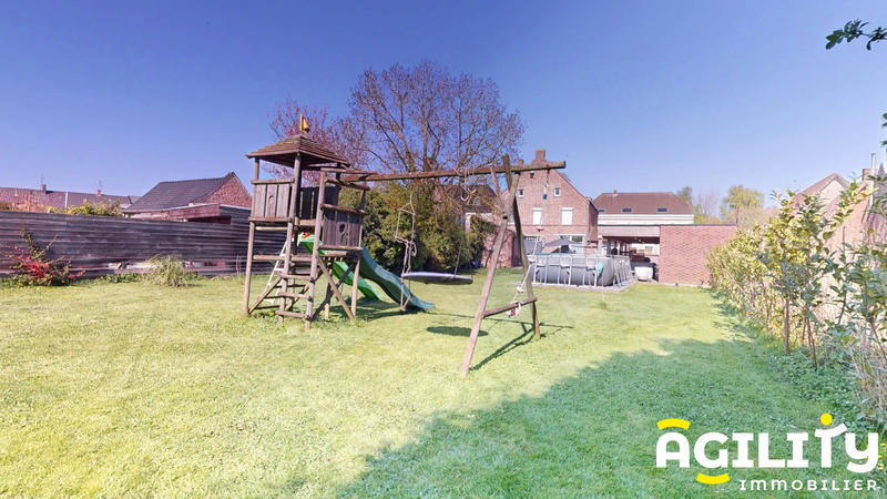 Maison - 272 m² - 7 pièces