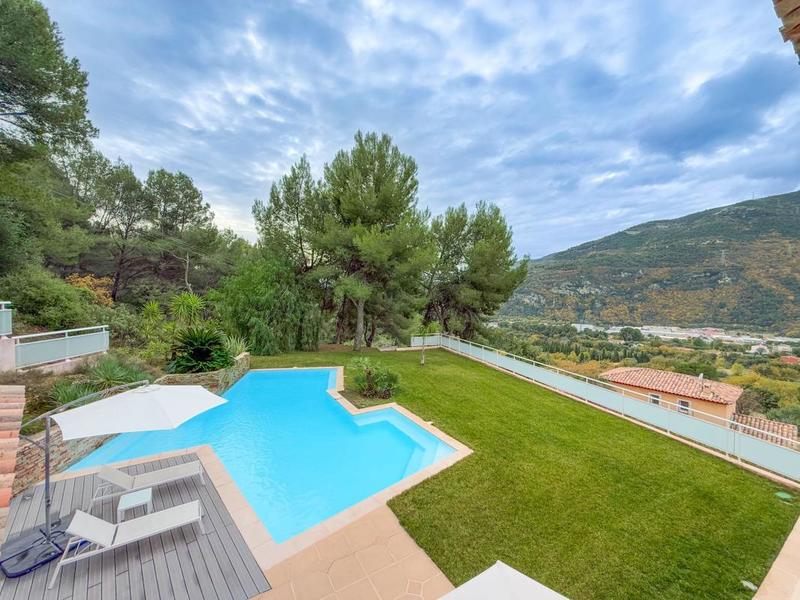 Villa - 174 m² - 5 pièces