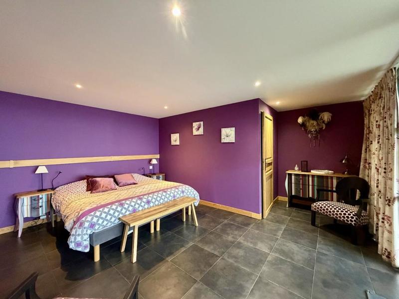 Propriété - 304 m² - 9 pièces