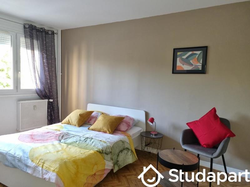 Chambre - 17 m² - 1 pièce