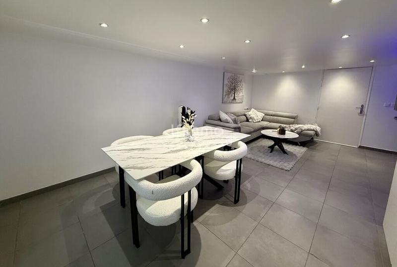 Maison - 177 m² - 8 pièces