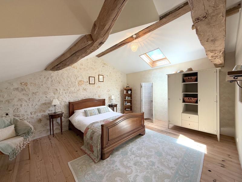 Maison - 360 m² - 8 pièces