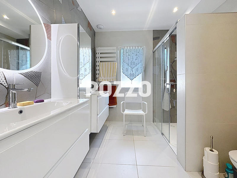 Maison - 193 m² - 7 pièces